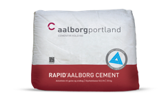 RAPID AALBORG CEMENT (CEM I 52,5 N (MS) (LA)) er en portlandcement, styrkeklasse 52,5 N. Produktet er fremstillet ved formaling af portlandcementklinker med tilsætning af op til 5 % kalkfiller. small