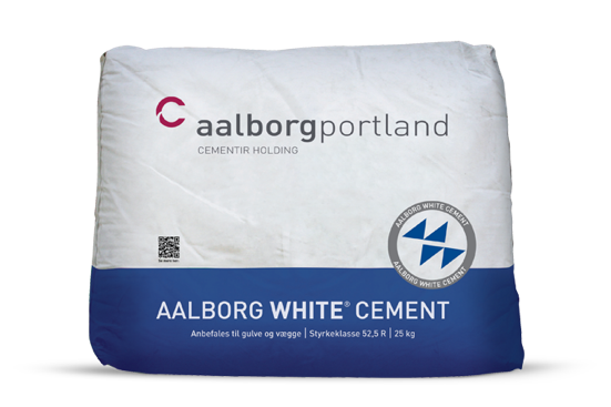 AALBORG WHITE CEMENT (CEM I 52,5 R - SR 5 (EA)) er en hvid portlandcement, styrkeklasse 52,5 R. Produktet har en høj sulfatbestandighed og særlig høj 28 døgn styrke. medium